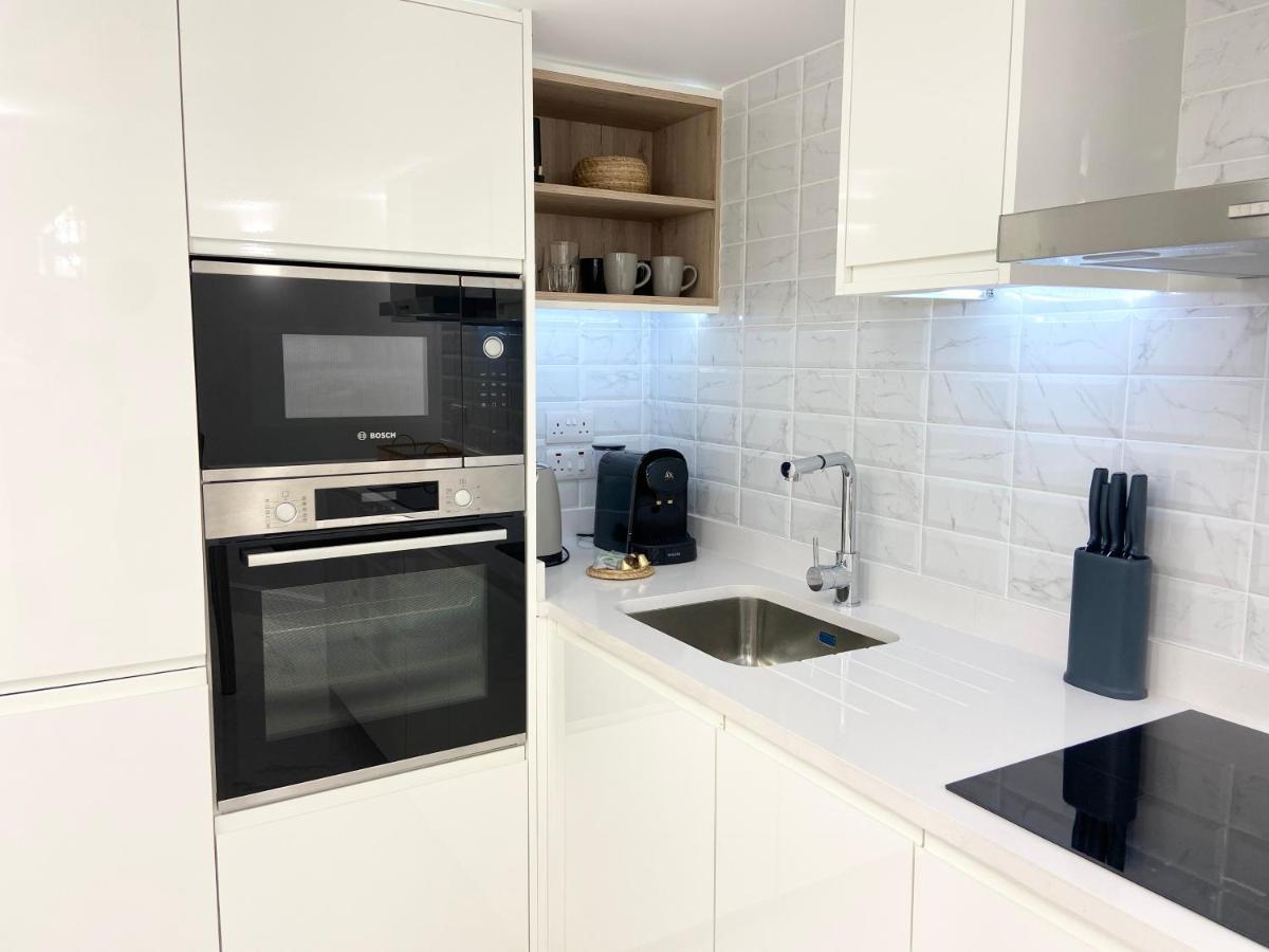 Unique Waterfront Duplex On The Mediterranean - Caleta, Catalan Bay ジブラルタル エクステリア 写真