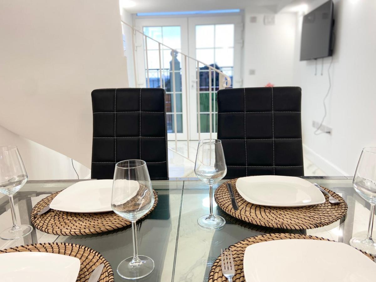 Unique Waterfront Duplex On The Mediterranean - Caleta, Catalan Bay ジブラルタル エクステリア 写真
