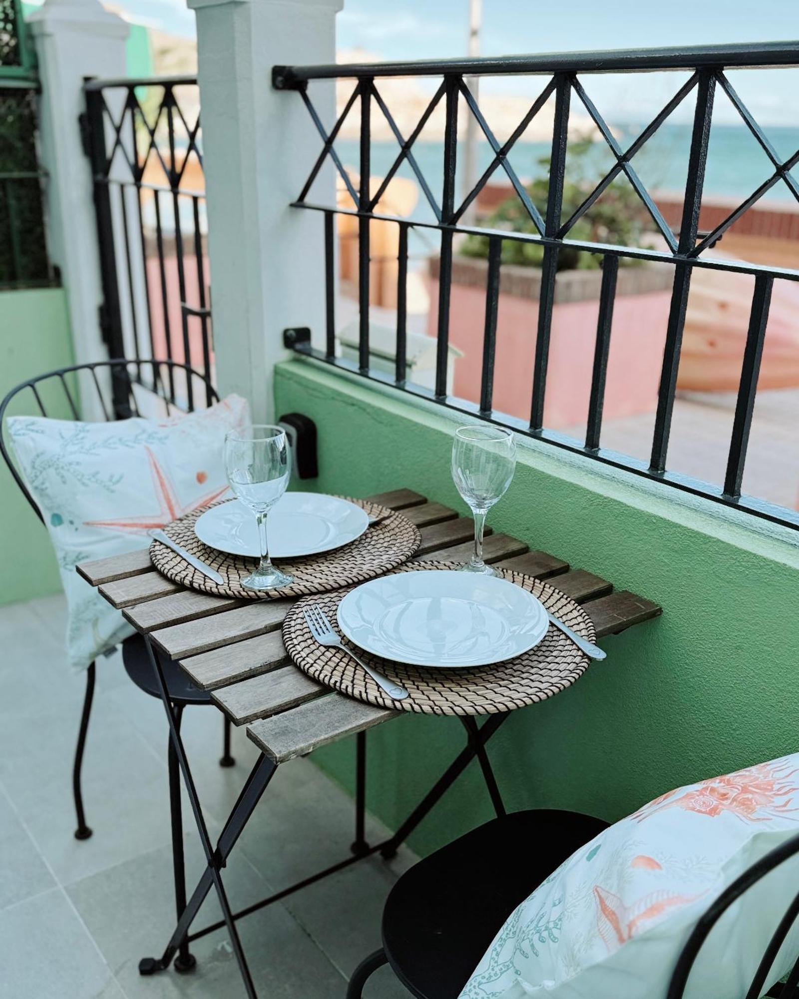 Unique Waterfront Duplex On The Mediterranean - Caleta, Catalan Bay ジブラルタル エクステリア 写真