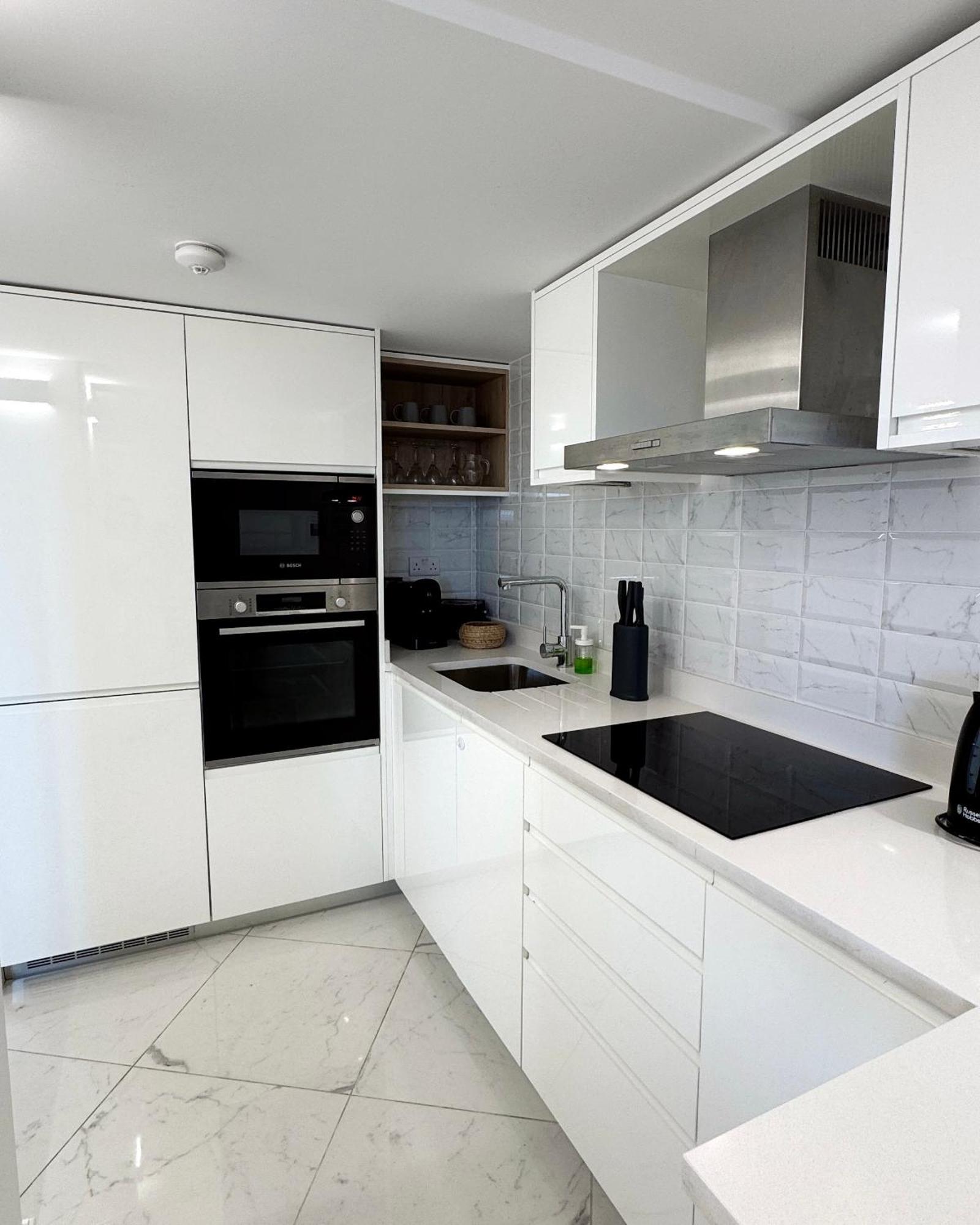 Unique Waterfront Duplex On The Mediterranean - Caleta, Catalan Bay ジブラルタル エクステリア 写真