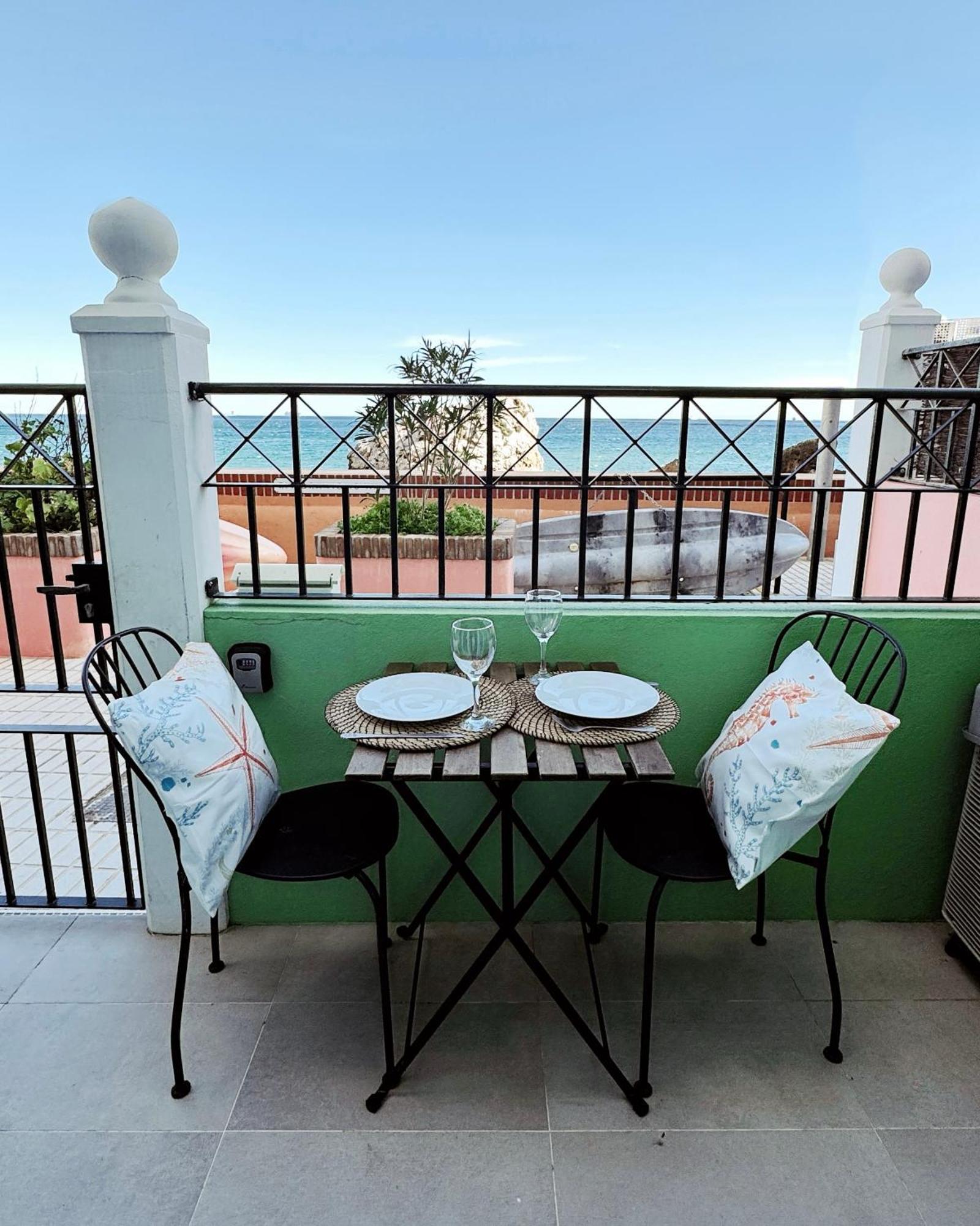 Unique Waterfront Duplex On The Mediterranean - Caleta, Catalan Bay ジブラルタル エクステリア 写真