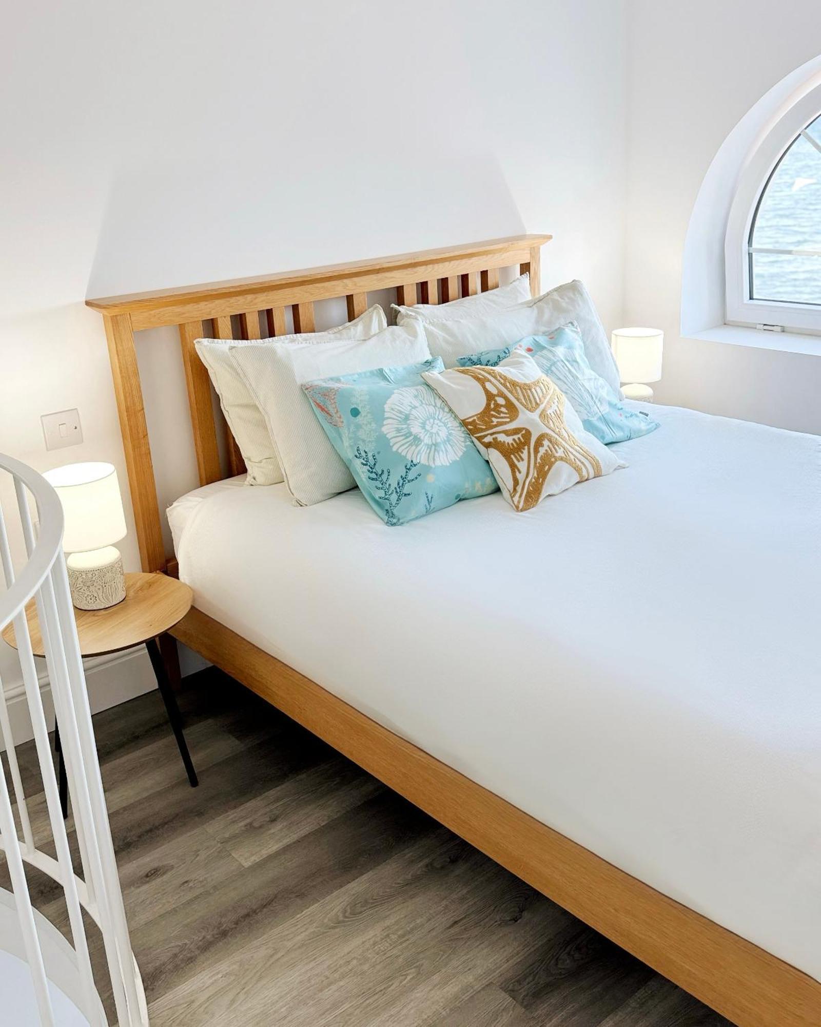Unique Waterfront Duplex On The Mediterranean - Caleta, Catalan Bay ジブラルタル エクステリア 写真