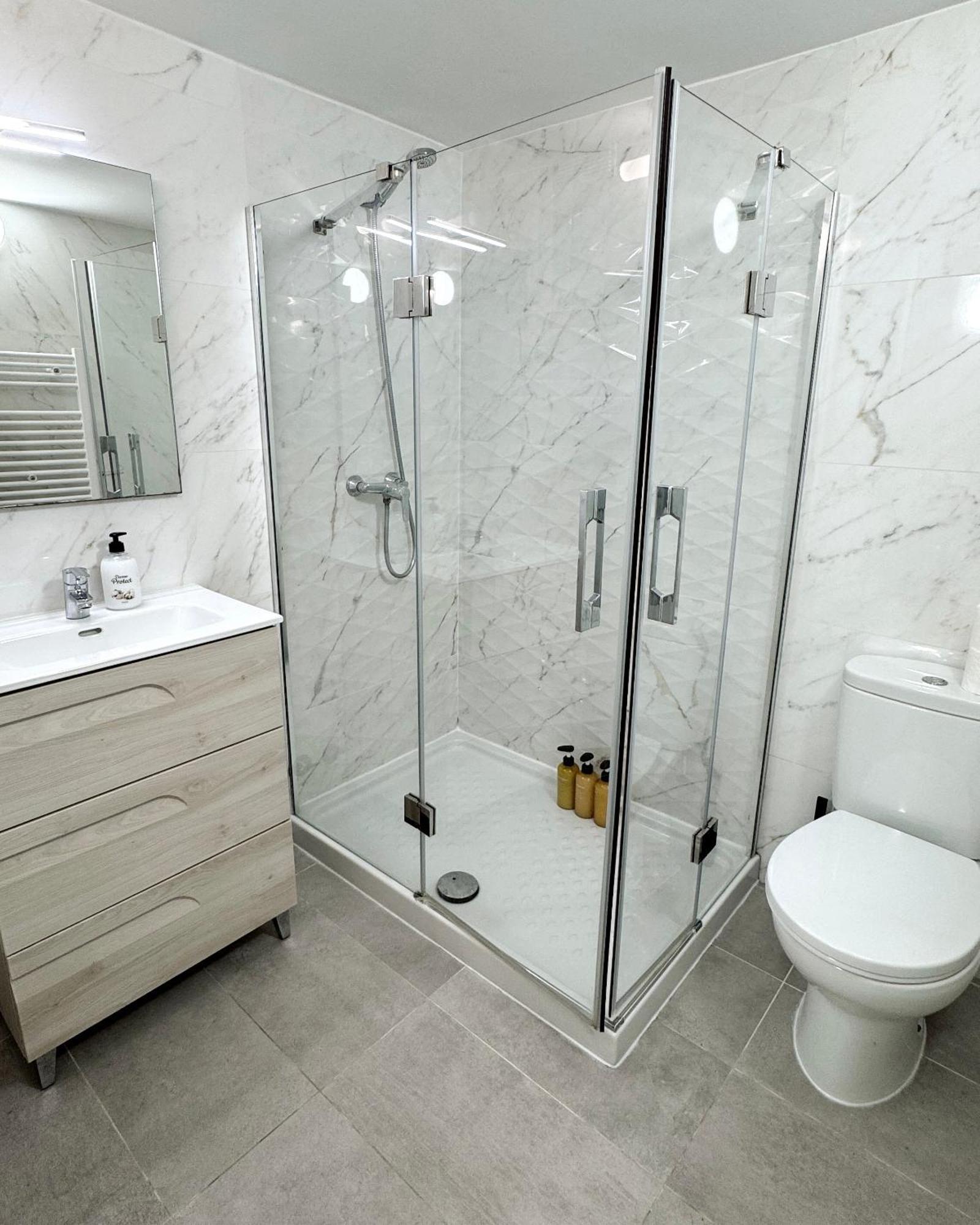 Unique Waterfront Duplex On The Mediterranean - Caleta, Catalan Bay ジブラルタル エクステリア 写真